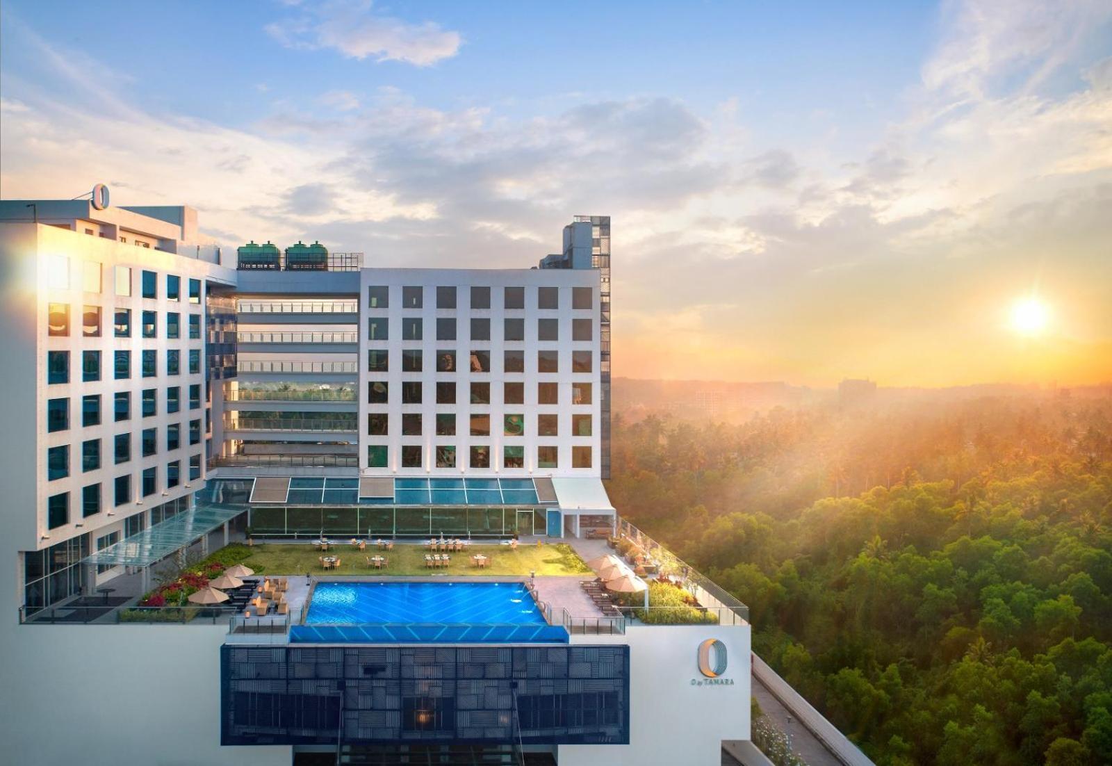 O By Tamara, Trivandrum Thiruvananthapuram Exterior foto The hotel's rooftop pool